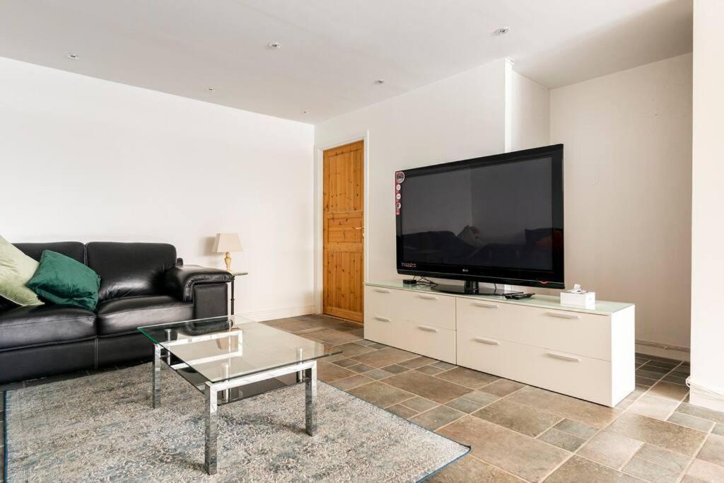Laegenhet I Ett Hus Egen Ingang Apartment Sundbyberg Exterior photo